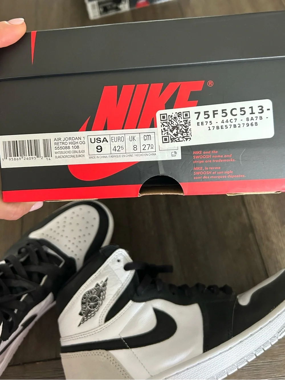 Jordan 1 Retro High OG in bleached coral